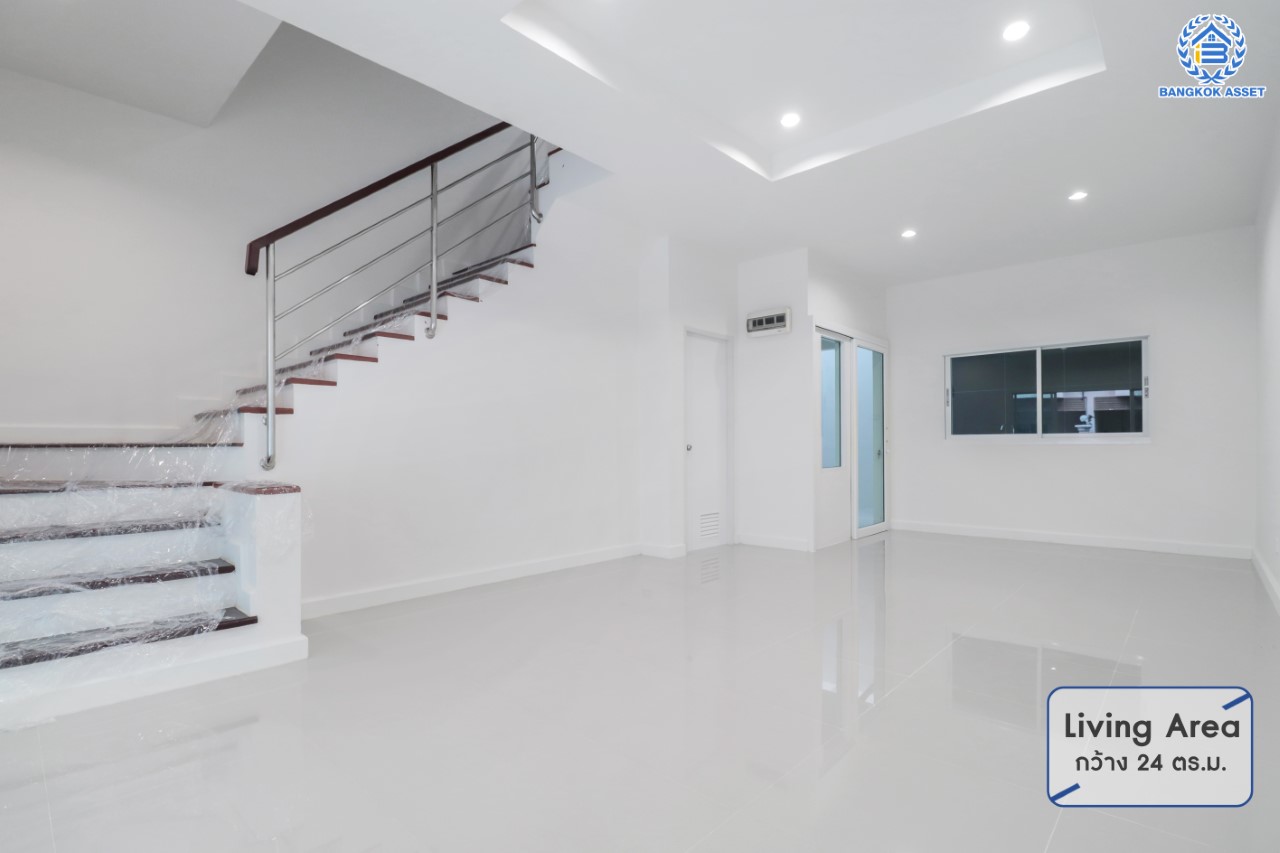 บ้านมือสองตกแต่งใหม่ ม.นนทรีเพลส พระราม5-นครอินทร์ ทาวน์โฮม 3 ชั้น เนื้อที่ 19.5 ตร.ว. ฟังก์ชัน 3 ห้องนอน 3 ห้องน้ำ 2 ที่จอดรถ พร้อม Living Room กว้างขวาง เดินทางสะดวก เข้า-ออกได้หลายเส้นทาง ทั้ง ถ.ราชพฤกษ์ และ ถ.ติวานนท์ ใกล้ทางด่วน "ศรีรัช" และรถไฟฟ้า "สถานีแยกติวานนท์"